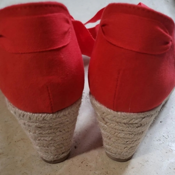 Old navy- espredrille edge sandlas nwot - Picture 4 of 4